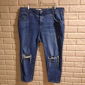 Pilcro Distressed Dark Blue Cropped Jeans